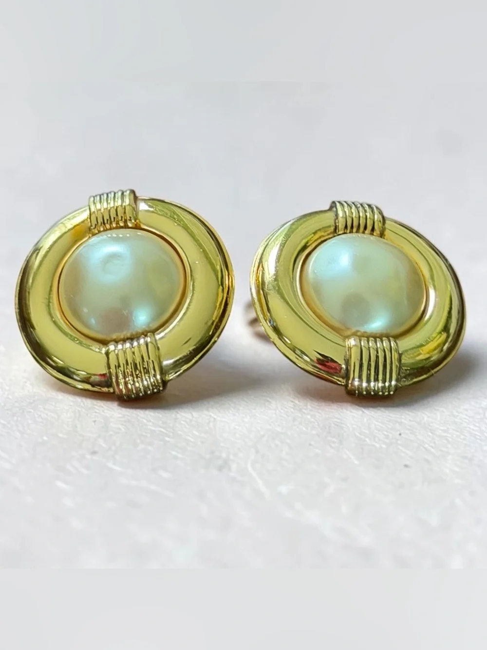 Vintage CHANEL 1980s Gold Pearl Clip On Earrings - Certified Authentic